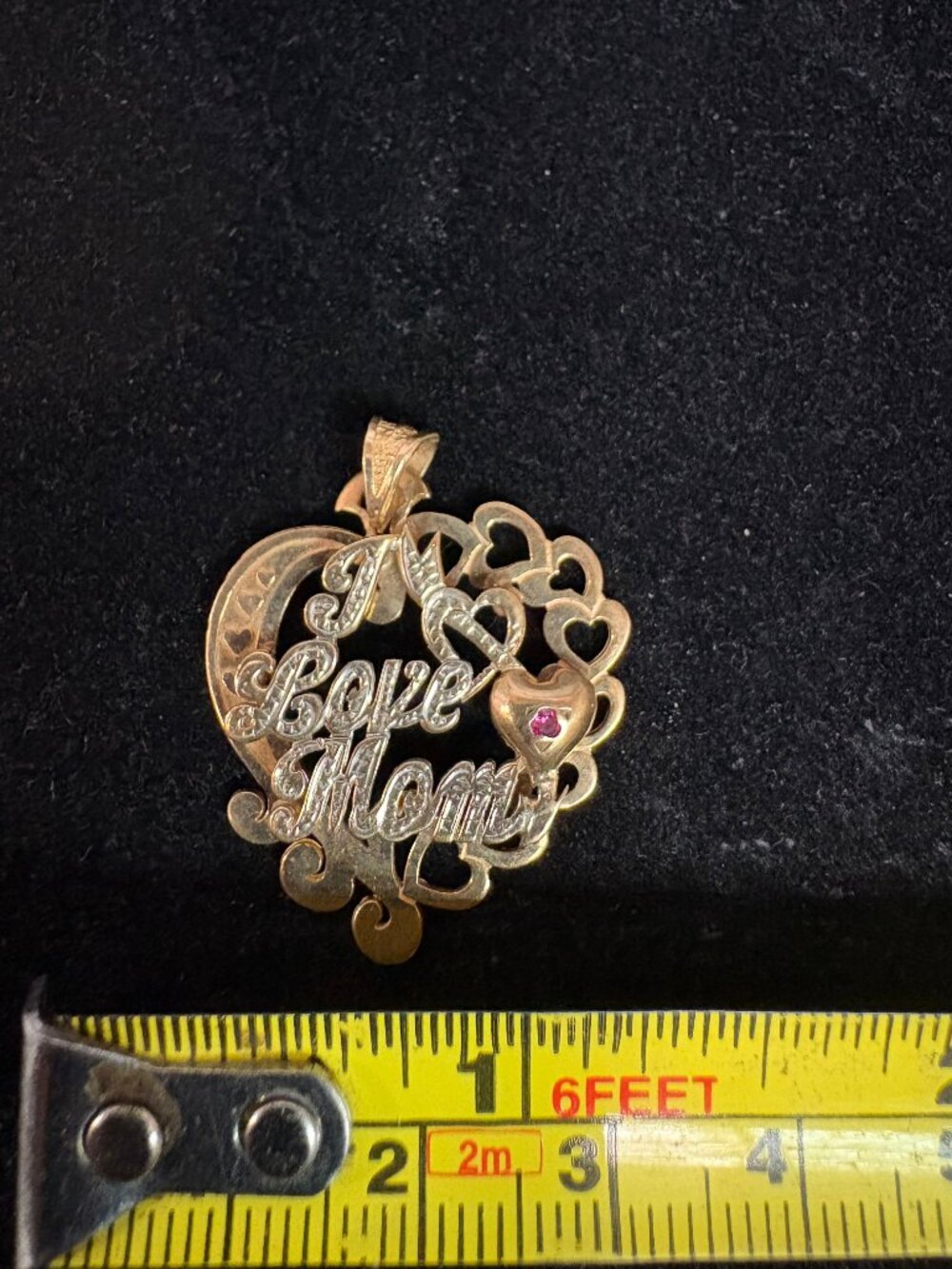 8K Gold "I Love Mom" Pendant - Picture 4 of 5